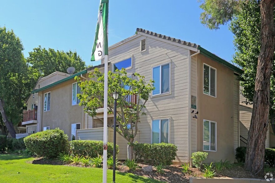 Building Photo - 2005 San Jose Dr