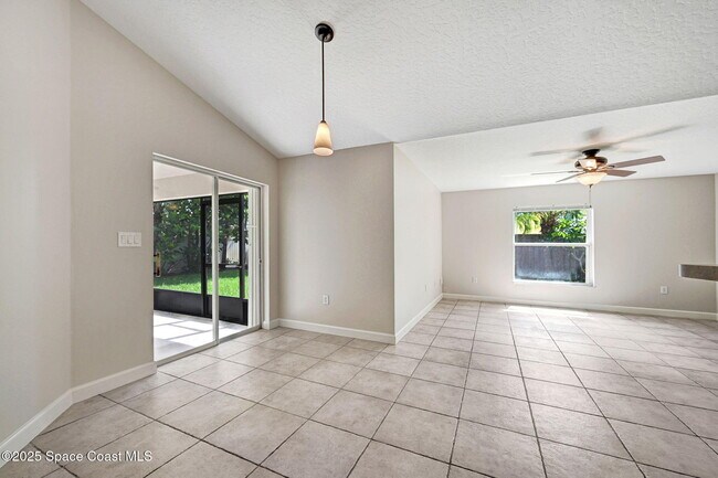 Building Photo - 1135 Egret Lake Way
