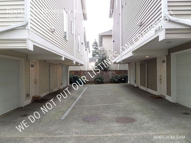 Building Photo - 8533 Stone Ave N