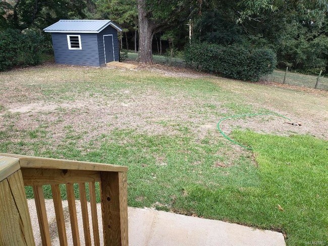 Building Photo - 1203 Oates Rd