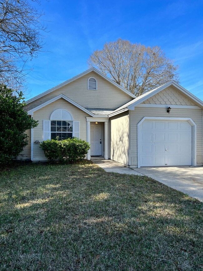 Building Photo - Charming Cottage Feel in Middleburg