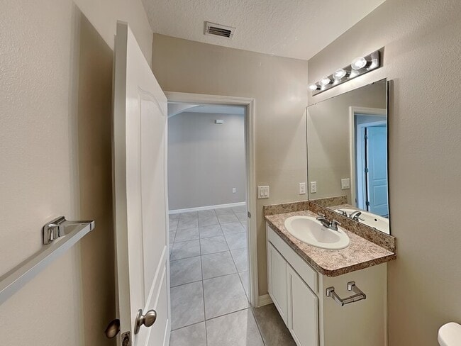 Building Photo - 432 Honey Bell Rd