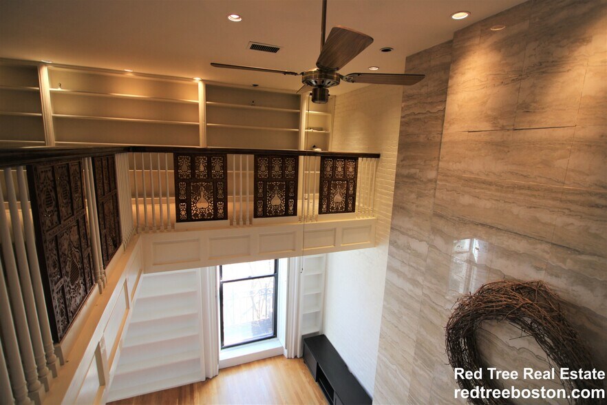 Building Photo - 124 Beacon St