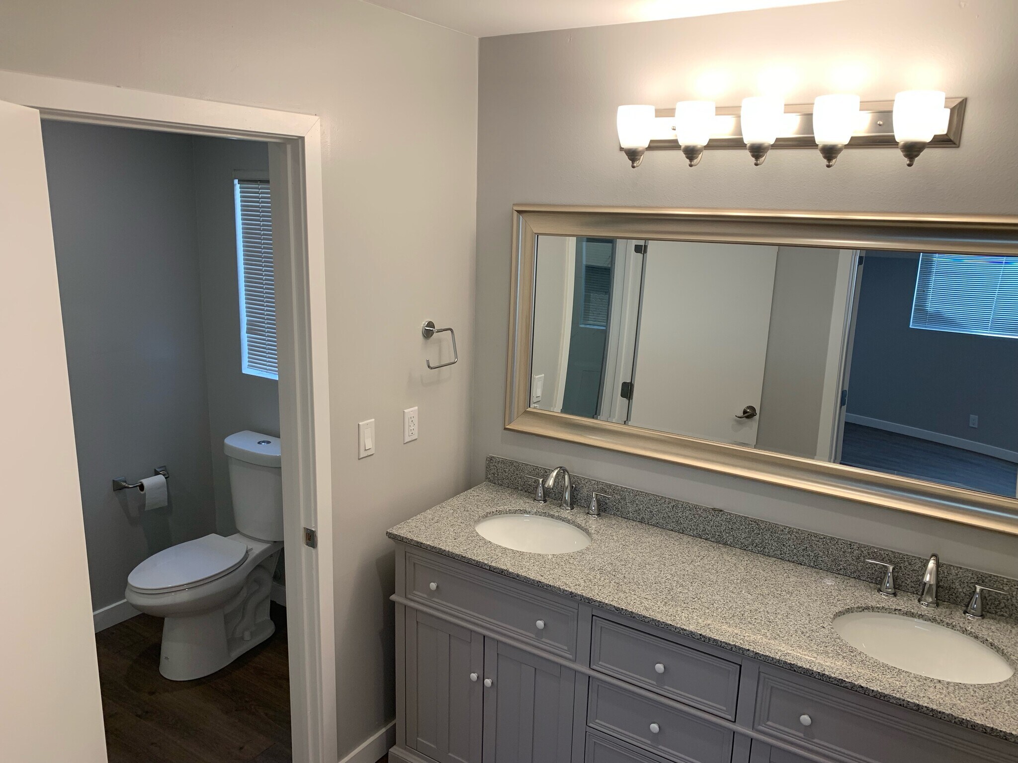 Master Bathroom - 419 California St