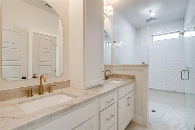 Building Photo - 2820 Weisenberger St