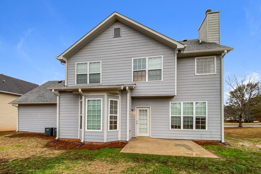Building Photo - 226 Greenland Dr