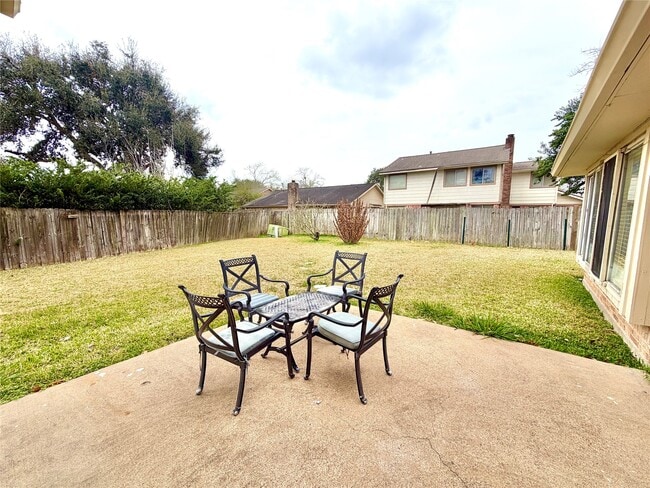 Building Photo - 3410 Woodstream Pl