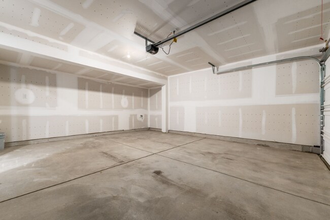 Building Photo - 144 Dusky Willow Dr