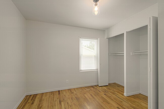 Building Photo - 6306 E 153 St