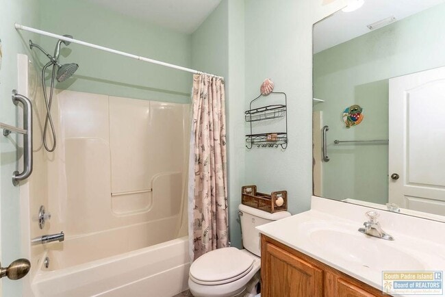 Building Photo - 18 Torrey Pines Dr