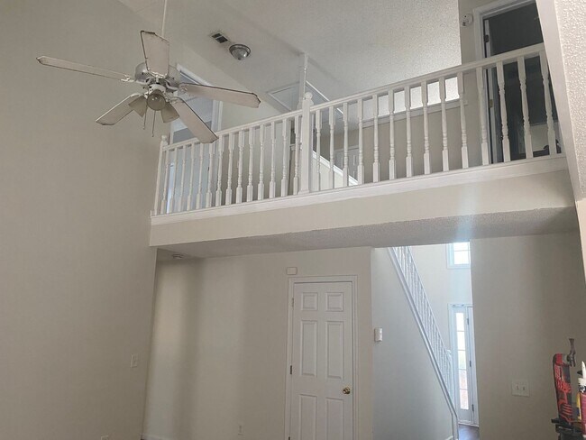 Building Photo - Two Story home in Hampton