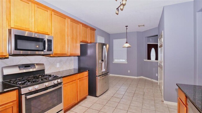 Building Photo - 2931 Meadowglen Cove