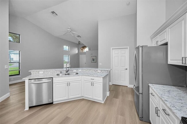 Building Photo - 6240 Fairskies Dr