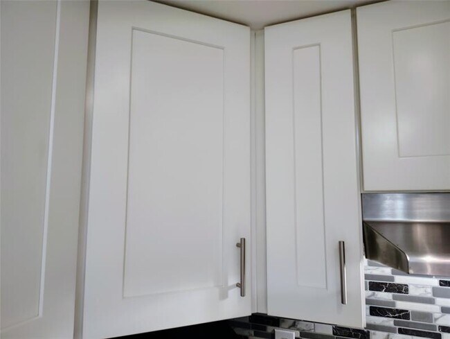 Building Photo - 5590 NW 61st St