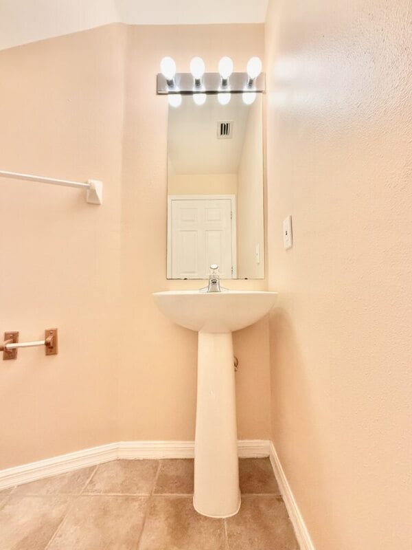 Building Photo - 1647 Gray Bark Dr