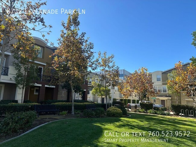 Building Photo - Kearny Mesa Townhome with 2 bedrooms + 1 o...