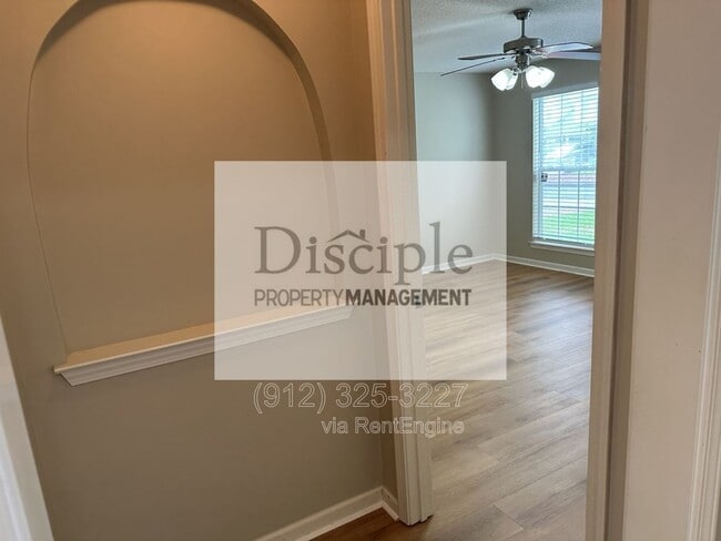 Building Photo - 355 Shady Oak Cir