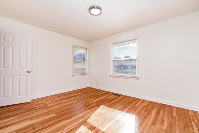 Building Photo - 9429 Harold Dr