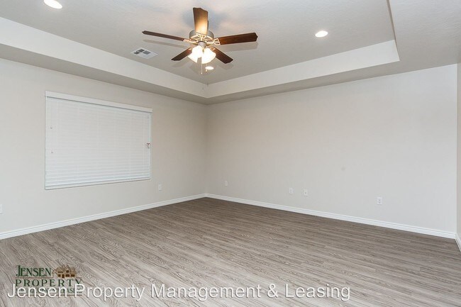 Building Photo - 3276 E Red Cedar Dr