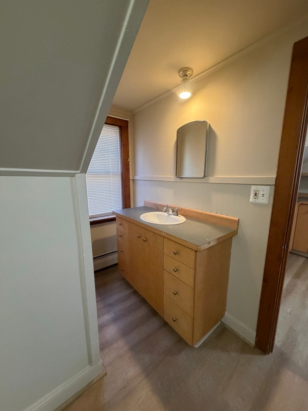 Building Photo - 190 Hoskins Rd