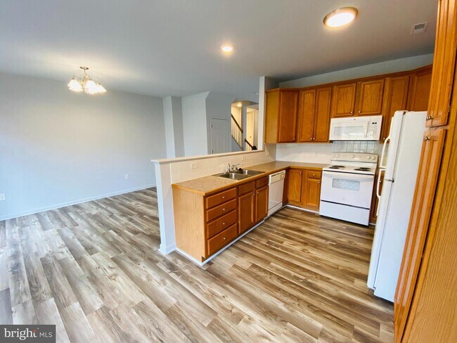 Building Photo - 5147 Mallards Landing Dr