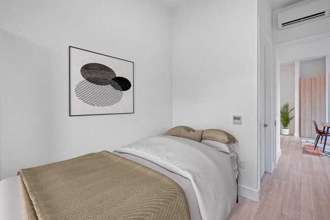 Building Photo - 626 NW 11th Ave