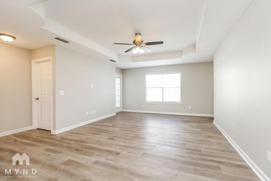 Building Photo - 526 Freedom Ct