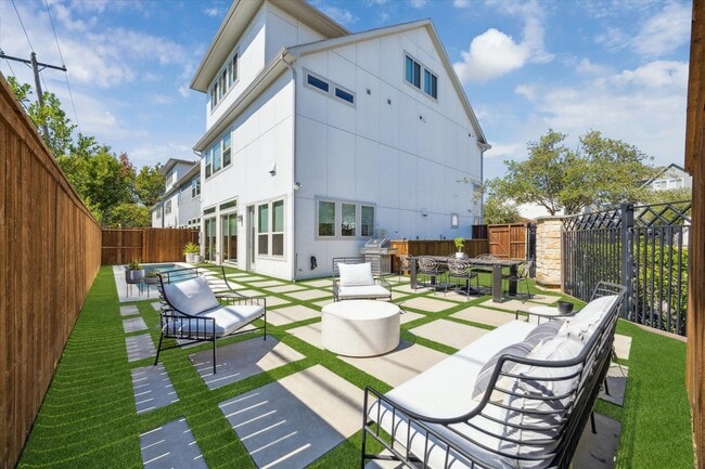 Building Photo - 6609 Basal Woods Way