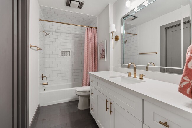 Building Photo - 40 Wellington Ct