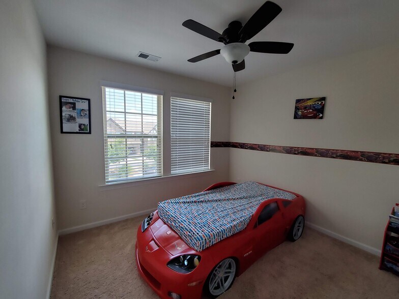 Building Photo - 808 Ayrshire Ave