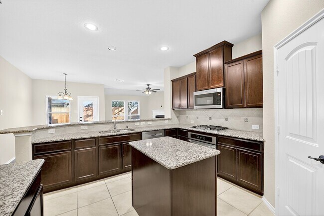 Building Photo - 217 Rugby Ln