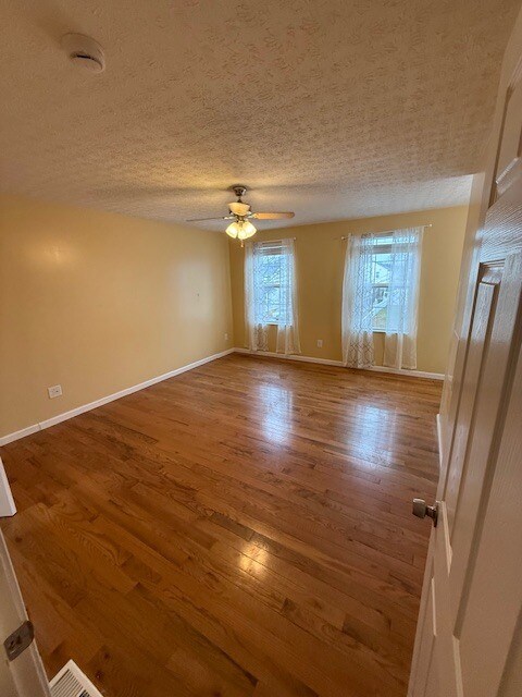 Building Photo - 3221 Kings Realm Ave