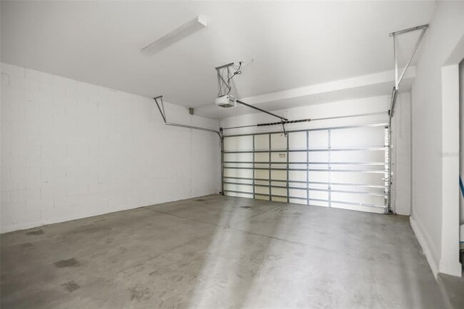 Building Photo - 14452 Crestavista Ave