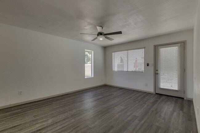 Building Photo - $0 First Month Rent! Remodeled 2 Bed Casita w/ Private Patio, W/D & Pool