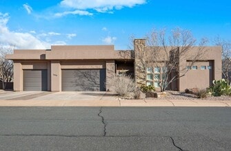 Building Photo - Stunning 3 bedroom home. 6-Month Lease Only!