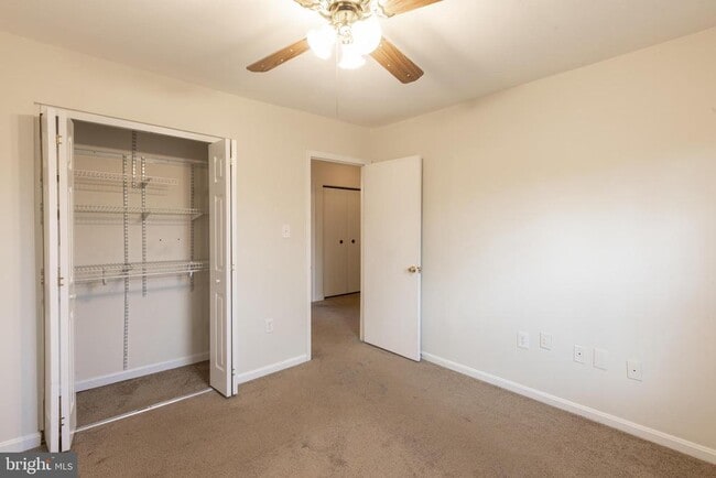 Building Photo - 8132 Sleepy View Ln