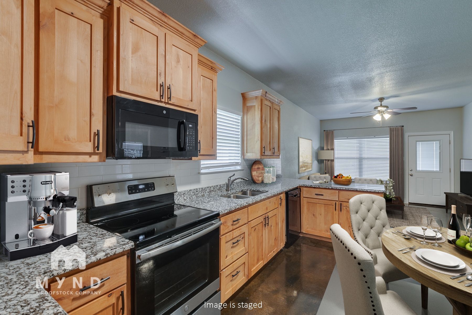 Building Photo - 359 E 9th St