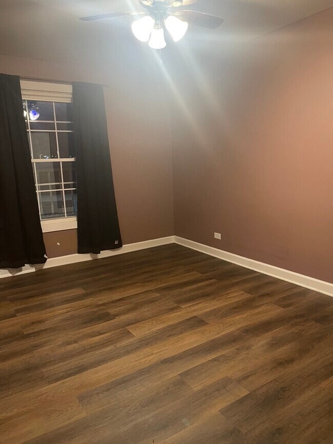 Building Photo - 533 Darlene Ln