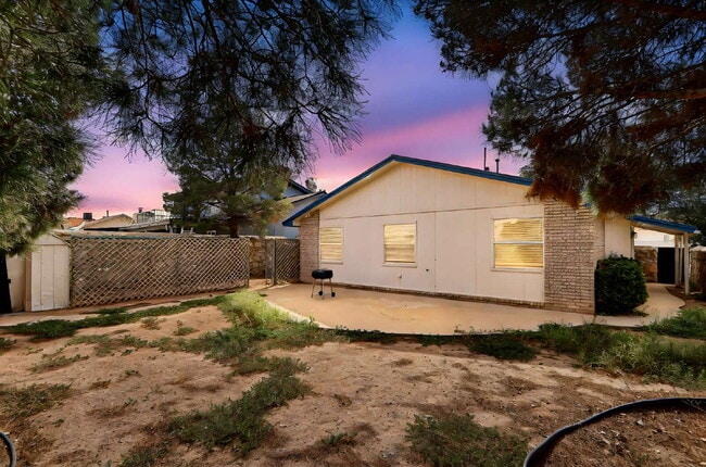 Building Photo - 1724 Gambel Quail Dr