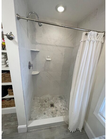 Building Photo - 709 Liberty St