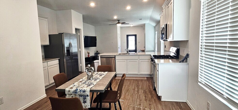 KitchenPic2 - 19308 Via Vinovo Ct