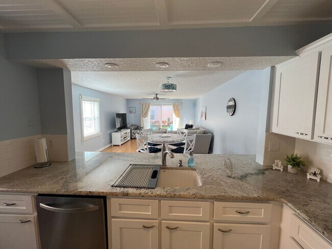 Building Photo - Townhomes of Cocoa Beach #108 - SHORT TERM...