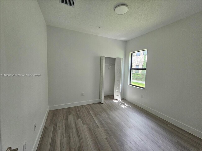 Building Photo - 7831 NW 104th Ave
