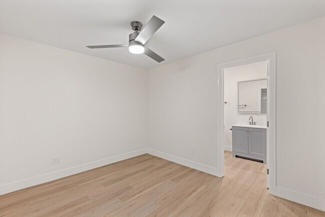 Building Photo - Welcome to your new home in the vibrant Ba...
