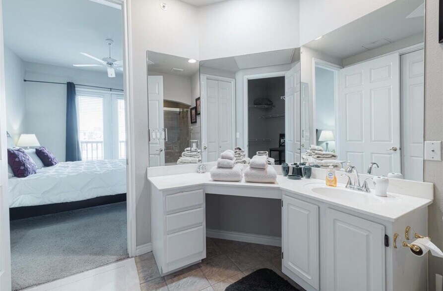 Building Photo - 2400 McCue Rd