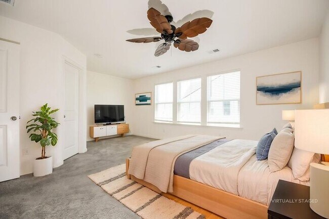 Building Photo - 3 bed / 2.5 bath ~ Foxbank Plantation