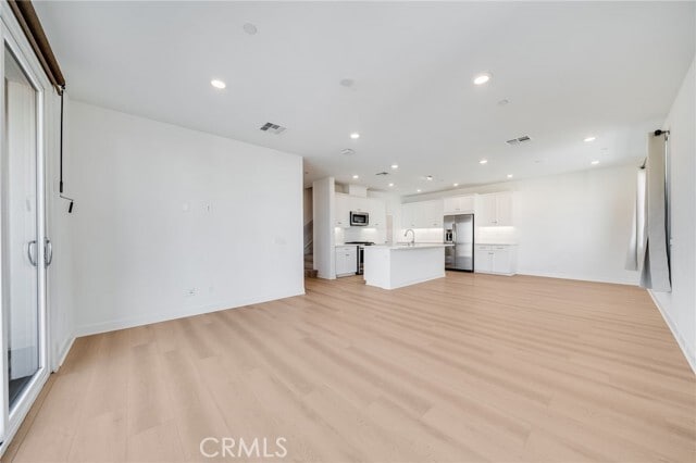 Building Photo - 221 Carmona