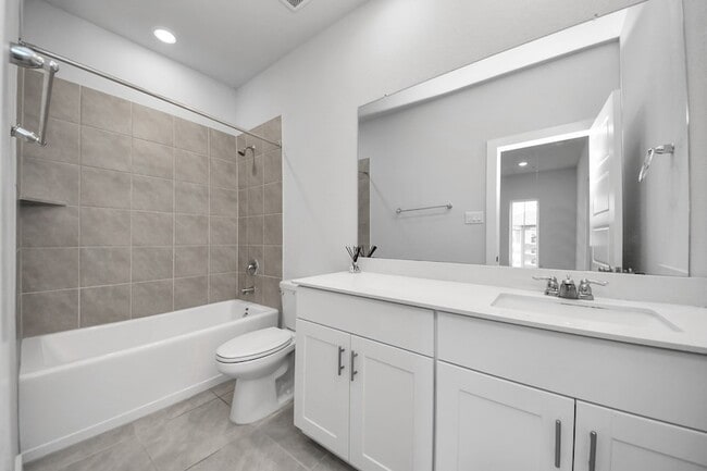 Building Photo - 3830 Glossy Lk Dr