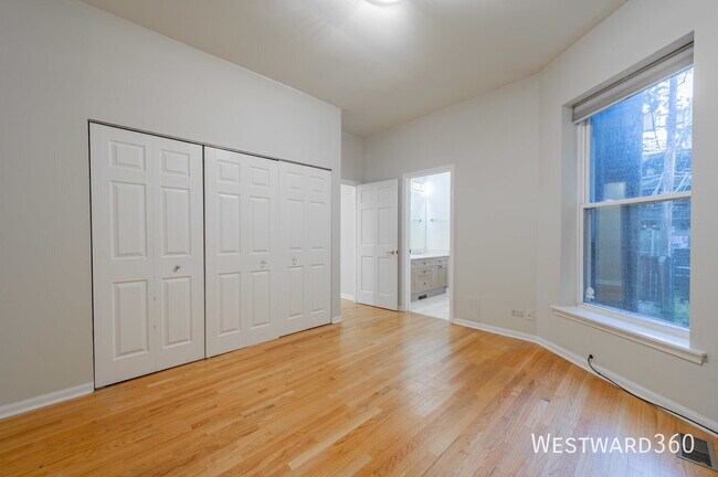 Building Photo - 1017 W Dakin St