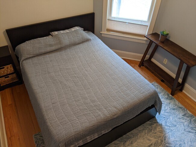 NW Bedroom - 4431 N Springfield Ave